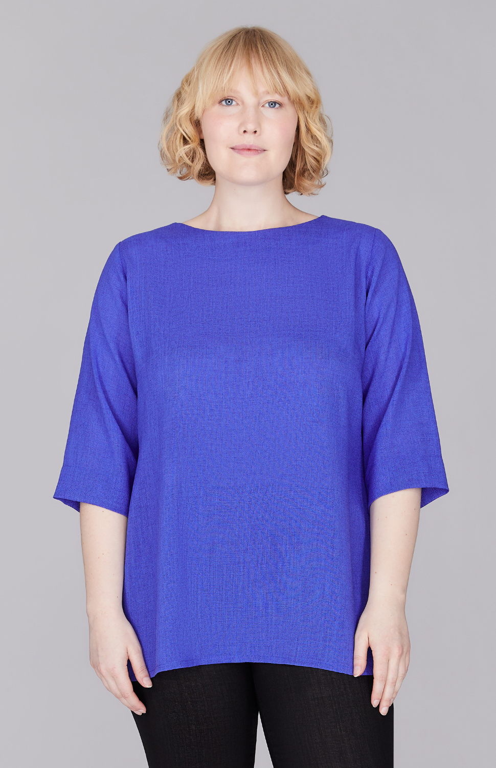 Molly is 5'9" and wearing a size L in Electric Blue.