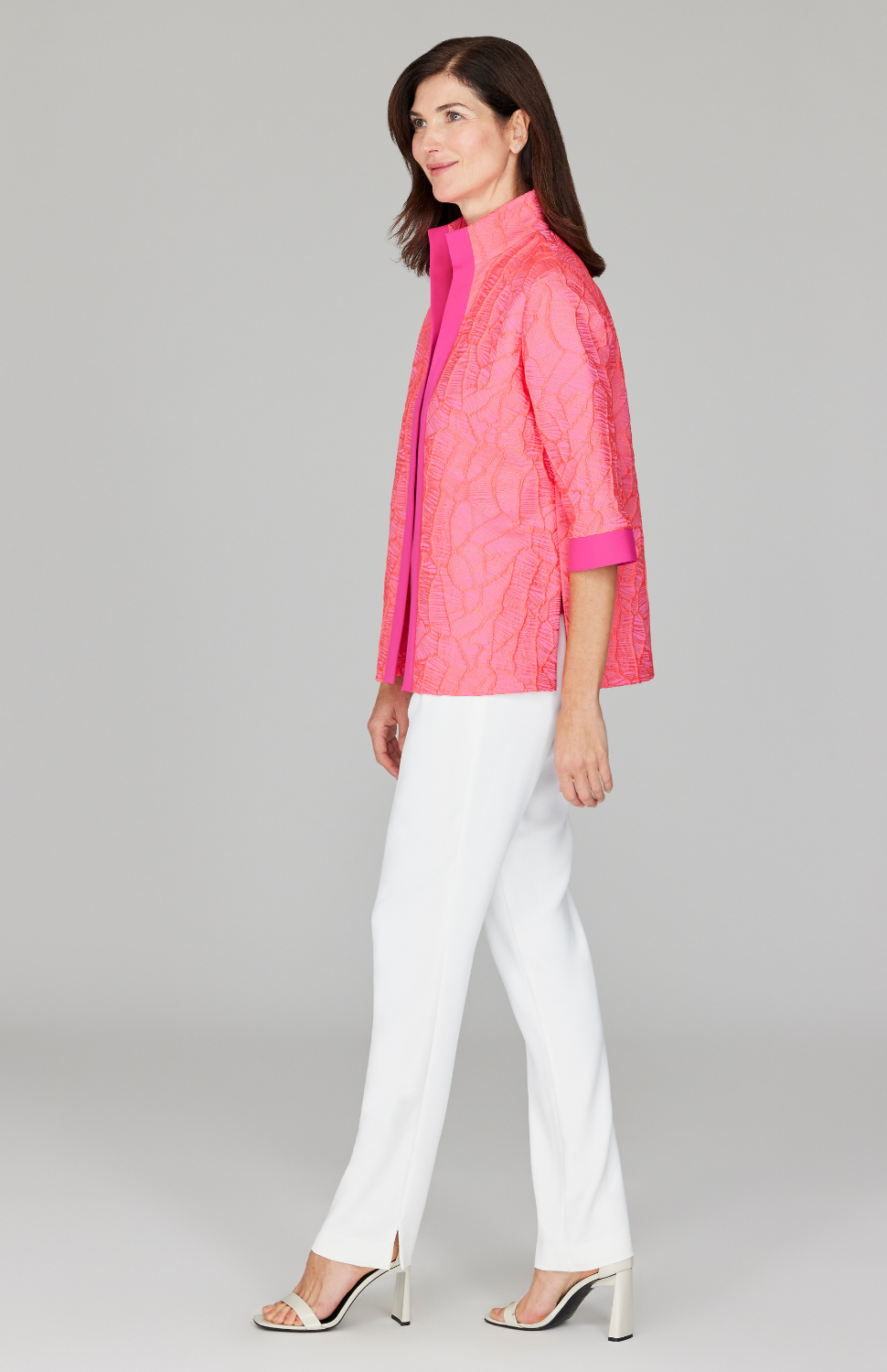 Ekaterina is 5'10" and wearing a size XS in Pink.