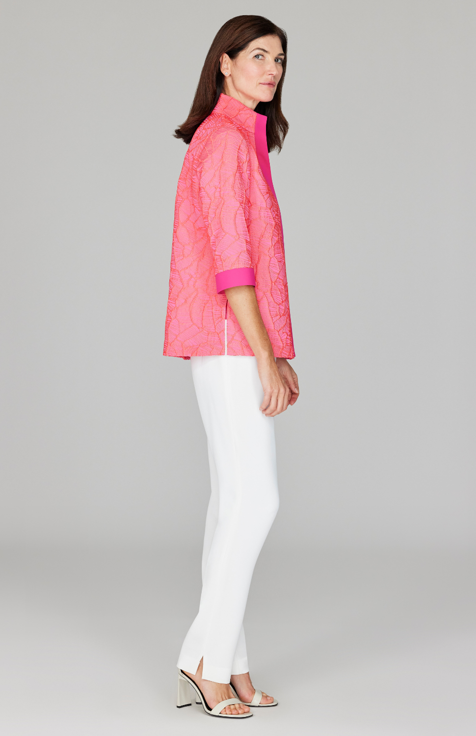 Ekaterina is 5'10" and wearing a size XS in Pink.