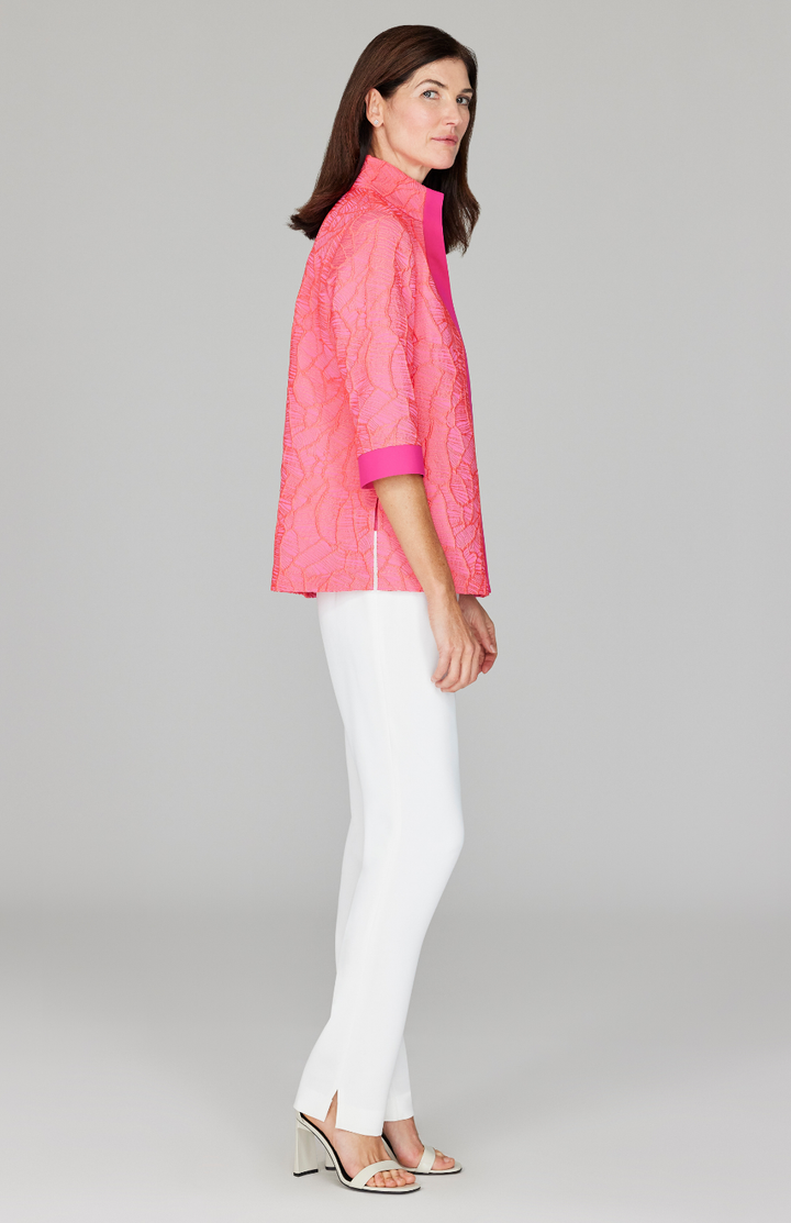 Ekaterina is 5'10" and wearing a size XS in Pink.