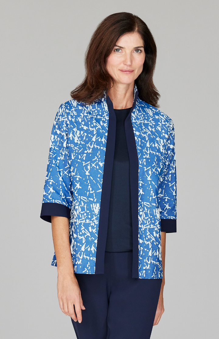 Ekaterina is 5'10" and wearing a size XS in Blue.