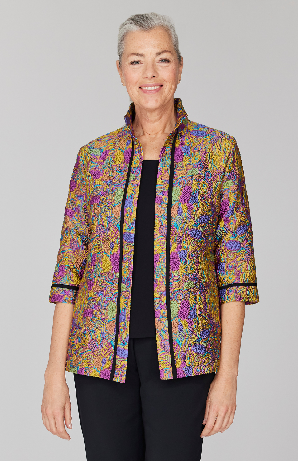 Fabienne is 5' 9" and wearing Multi in size XS.