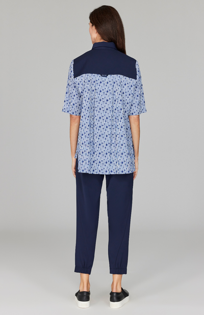 Ekaterina is 5'10" and wearing a size XS.