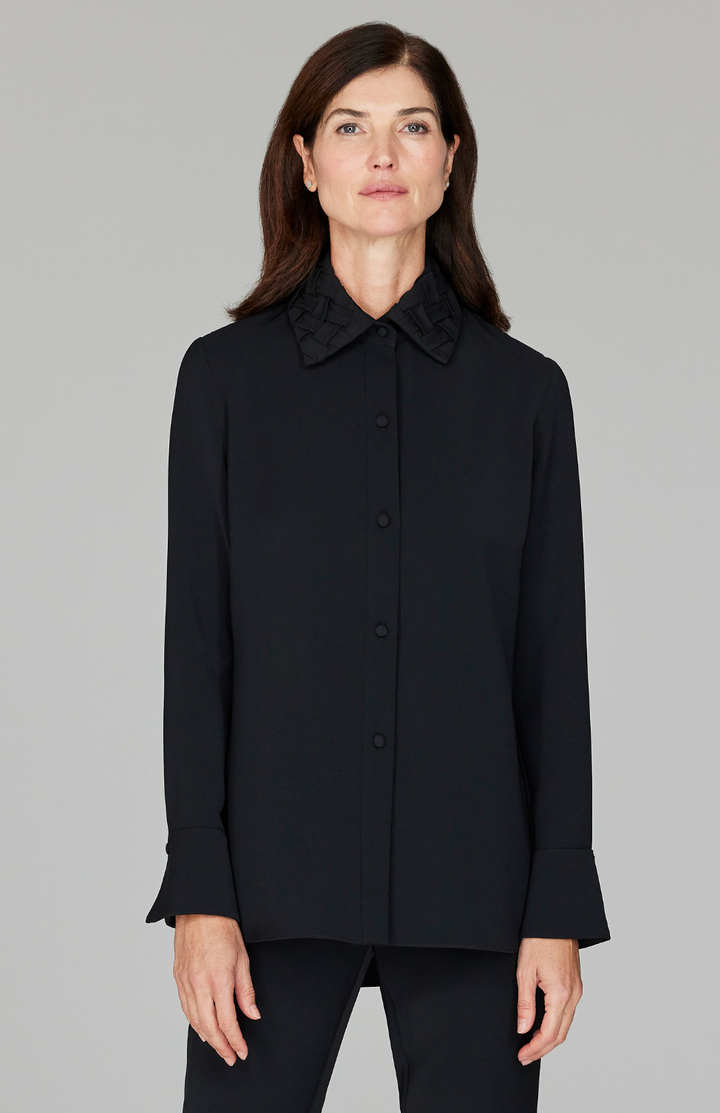 Ekaterina is 5'10" and wearing a size XS.