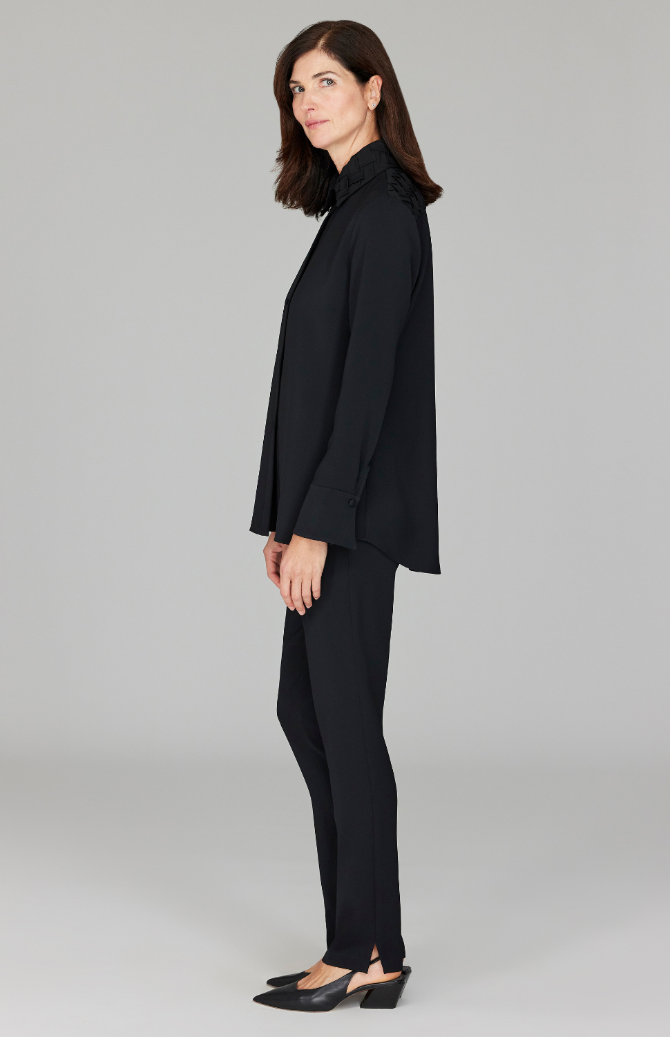 Ekaterina is 5'10" and wearing a size XS.