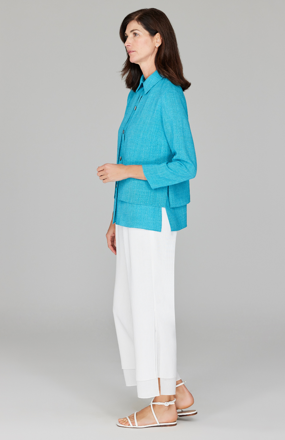 Ekaterina is 5'10" and wearing a size XS in Cyan.