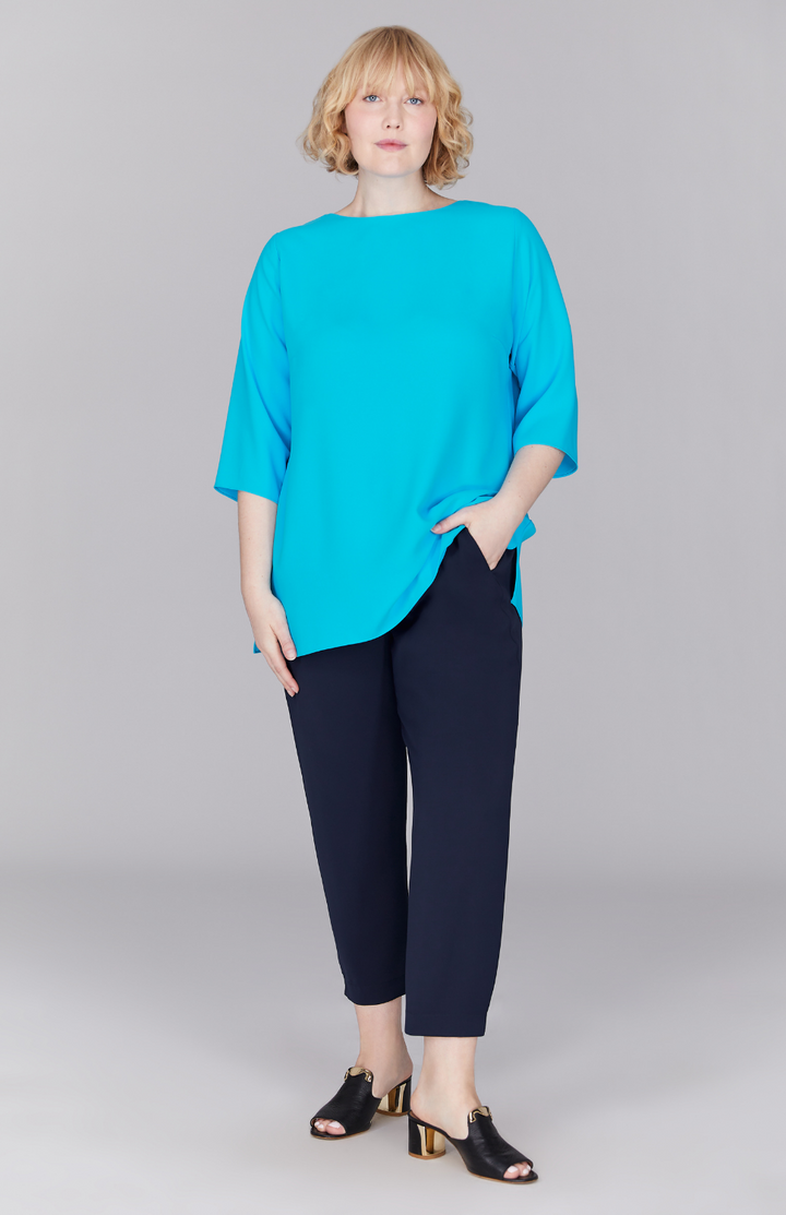 Molly is 5' 8.5" and Midnight in L.