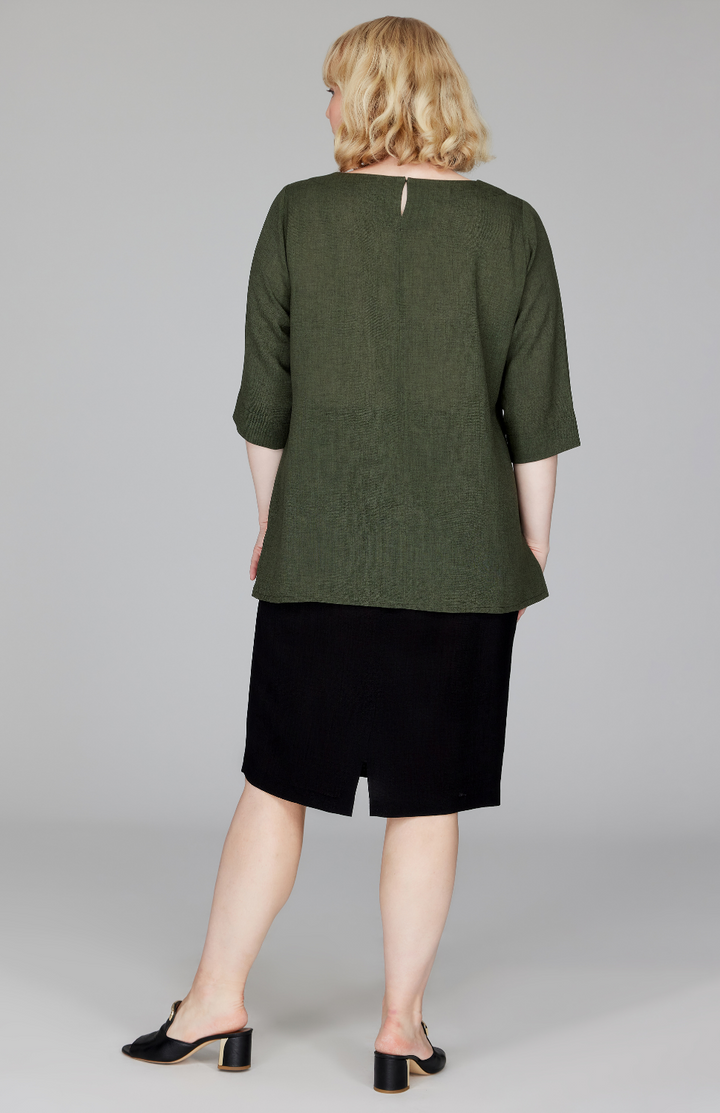 Molly is 5'9" and wearing a size L in Fern.