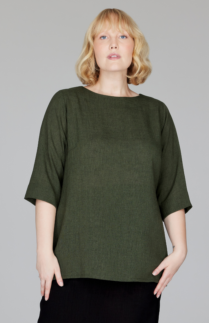 Molly is 5'9" and wearing a size L in Fern.