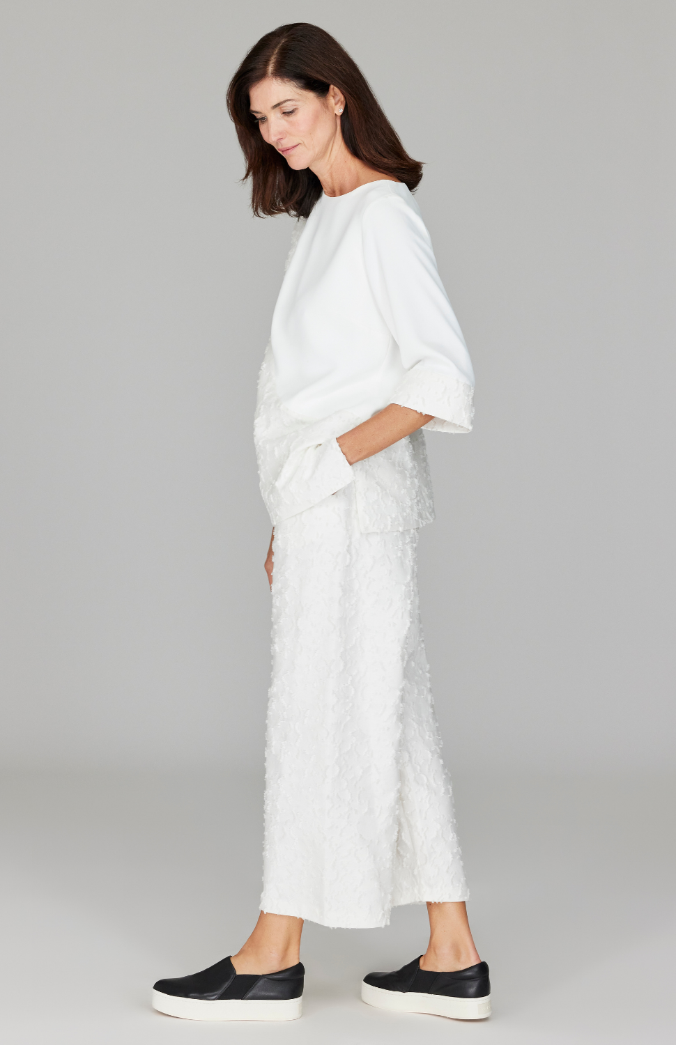 Ekaterina is 5'10" and wearing a size XS in Pearl.