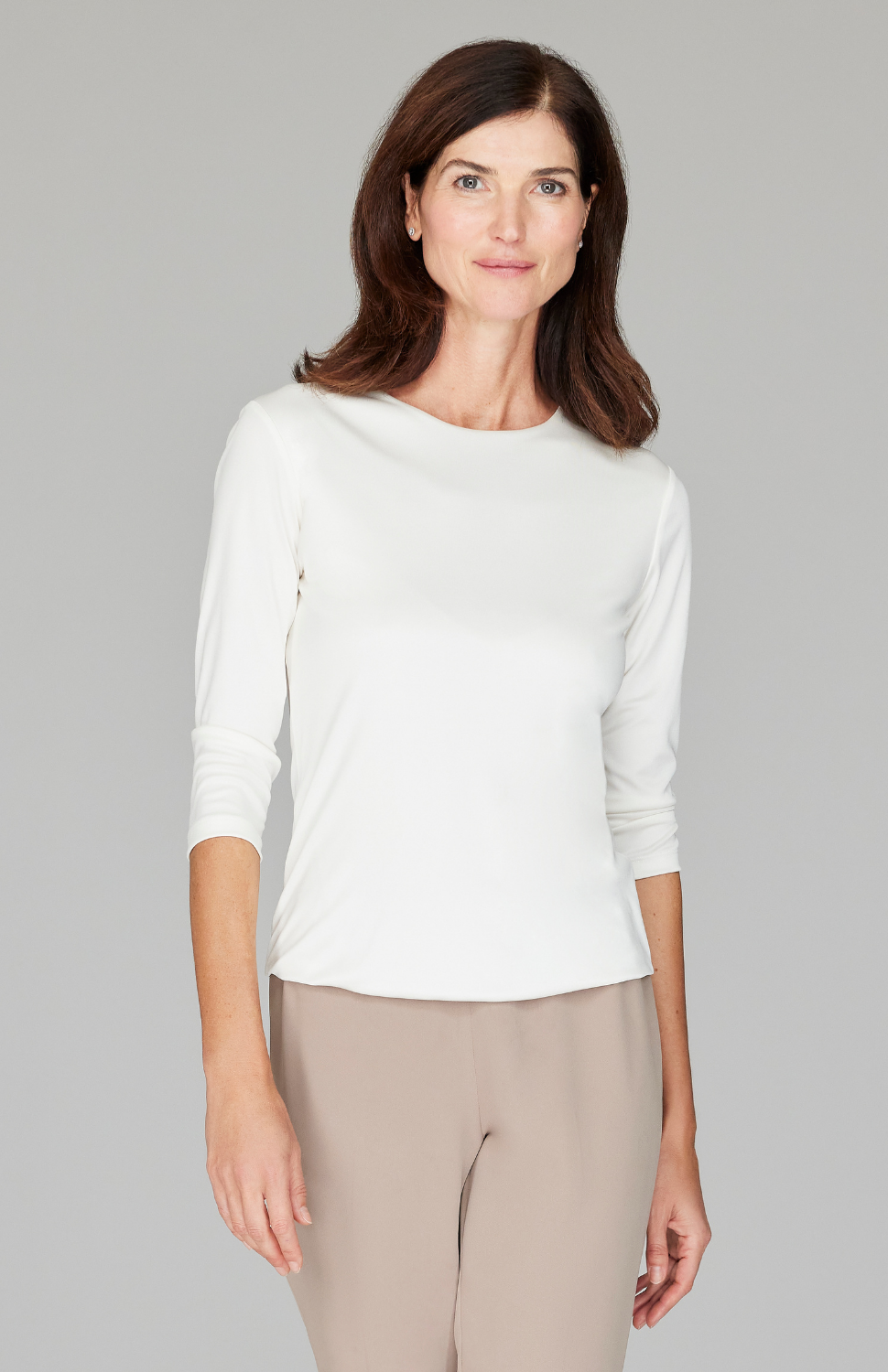 Ekaterina is 5'10" and wearing a size XS in Pearl.