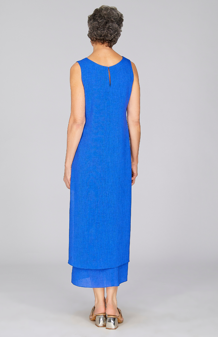Nancy is 5'10" and wearing a size XS in Electric Blue.