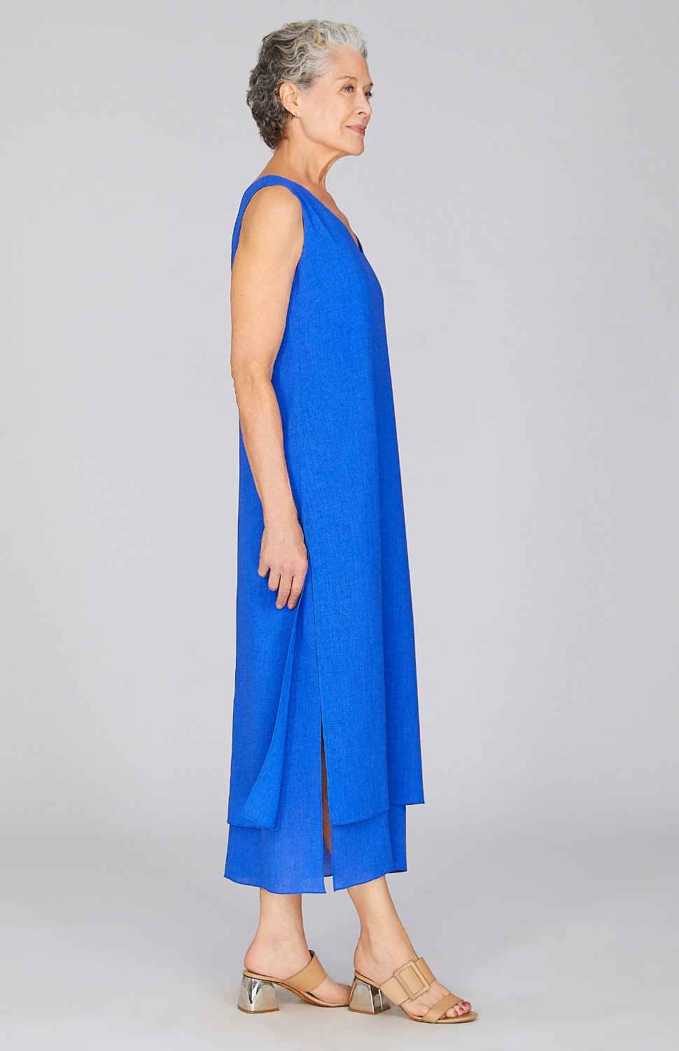 Nancy is 5'10" and wearing a size XS in Electric Blue.