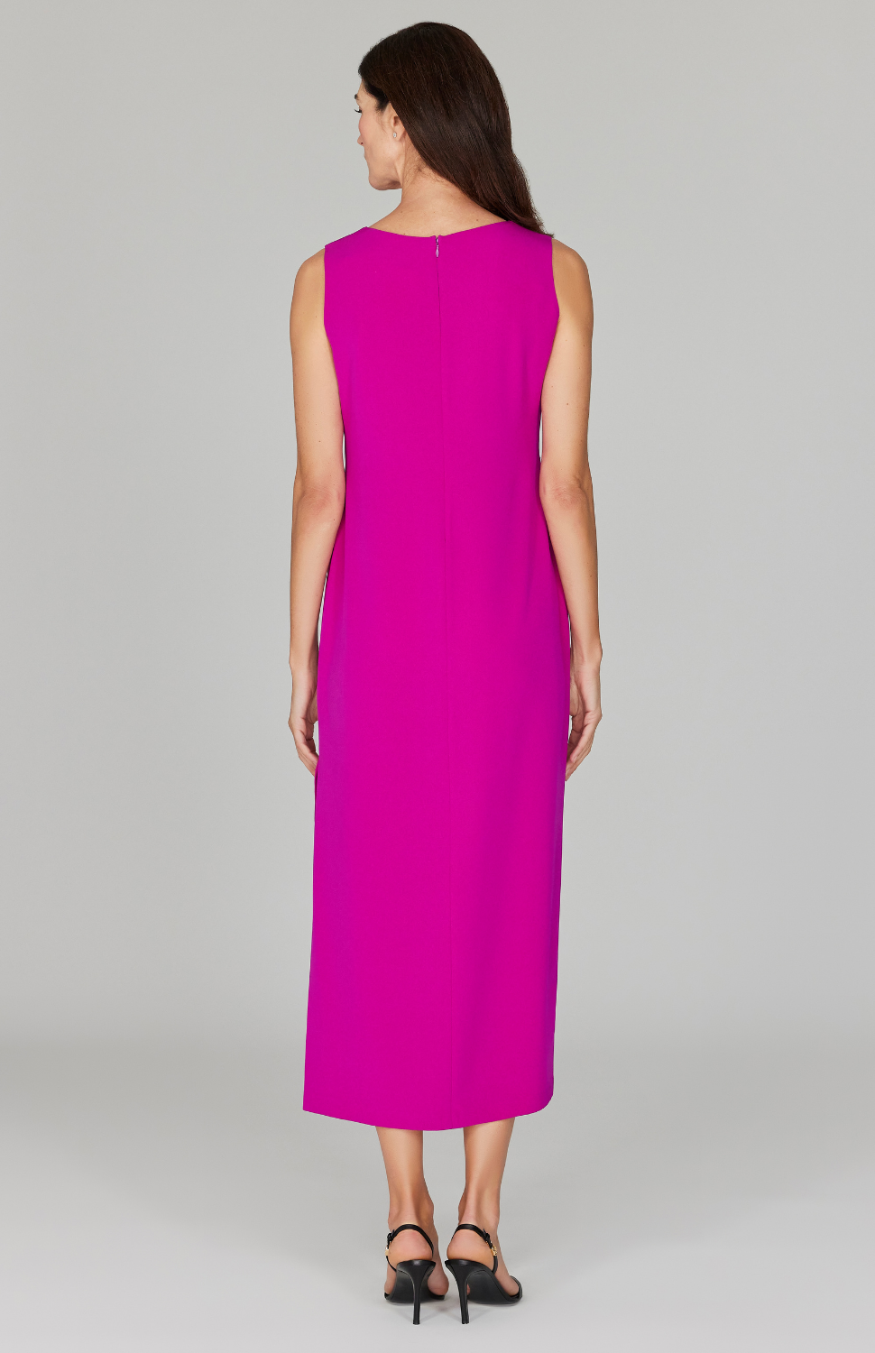 Ekaterina is 5'10" and wearing a size XS in Fuchsia.