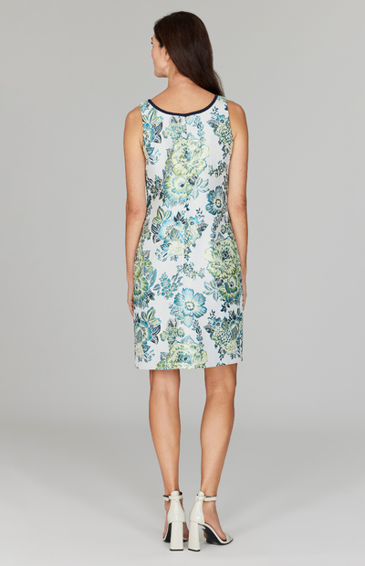 Ekaterina is 5'10" and wearing a size XS.