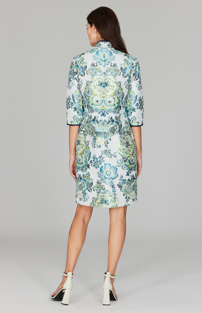 Ekaterina is 5'10" and wearing a size XS.