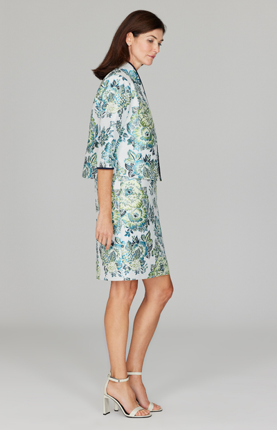 Ekaterina is 5'10" and wearing a size XS.
