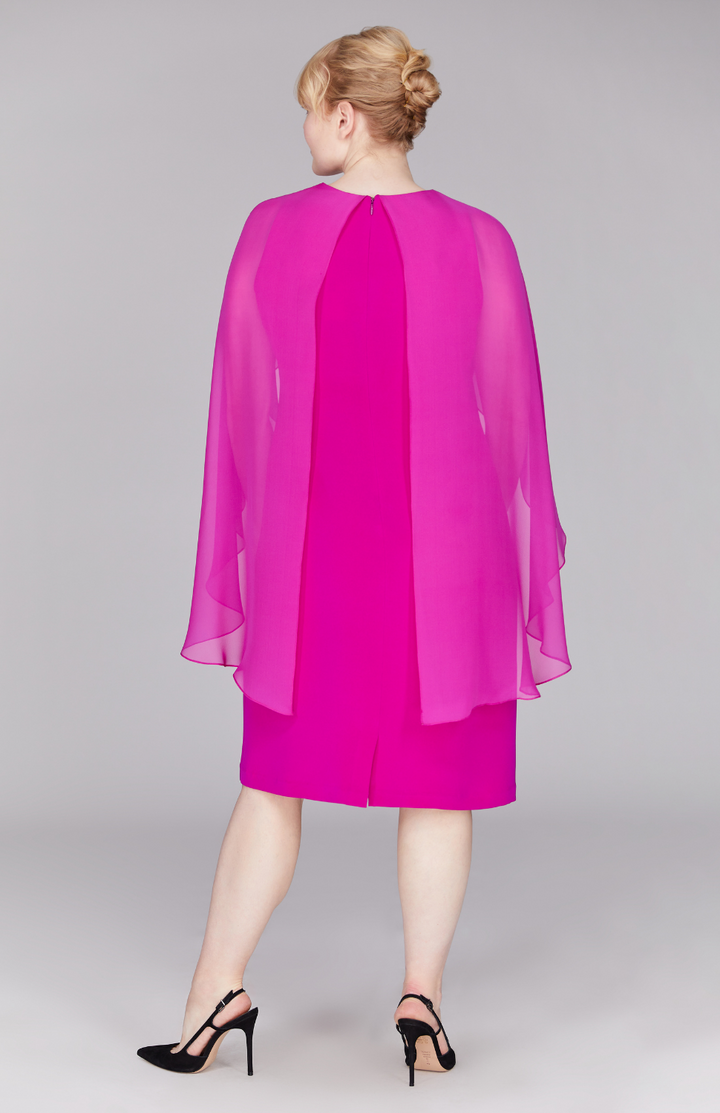 Molly is wearing Fuchsia in size L.