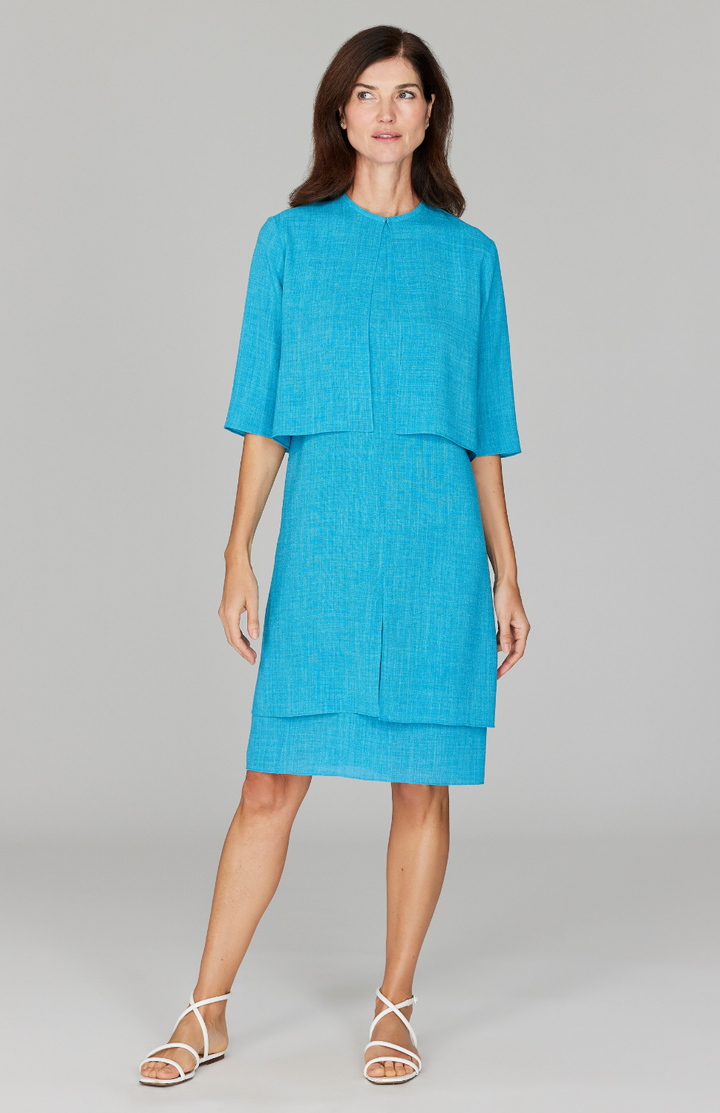 Ekaterina is 5'10" and wearing a size XS in Cyan.