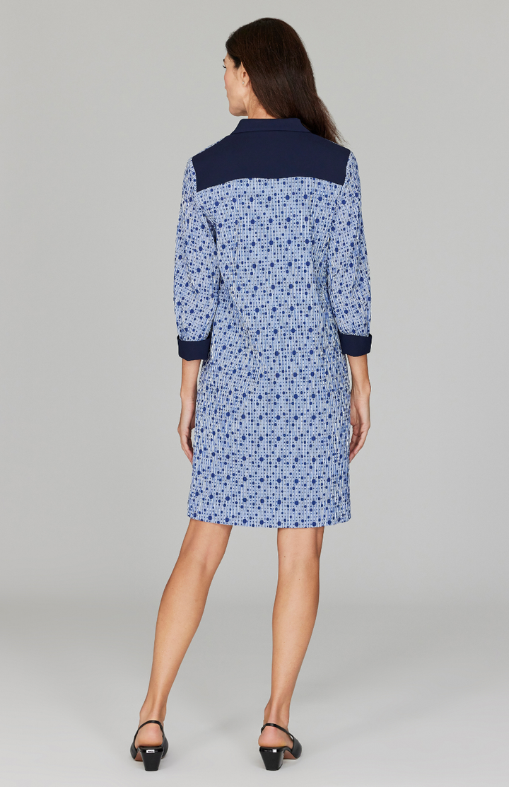 Ekaterina is 5'10" and wearing a size XS.