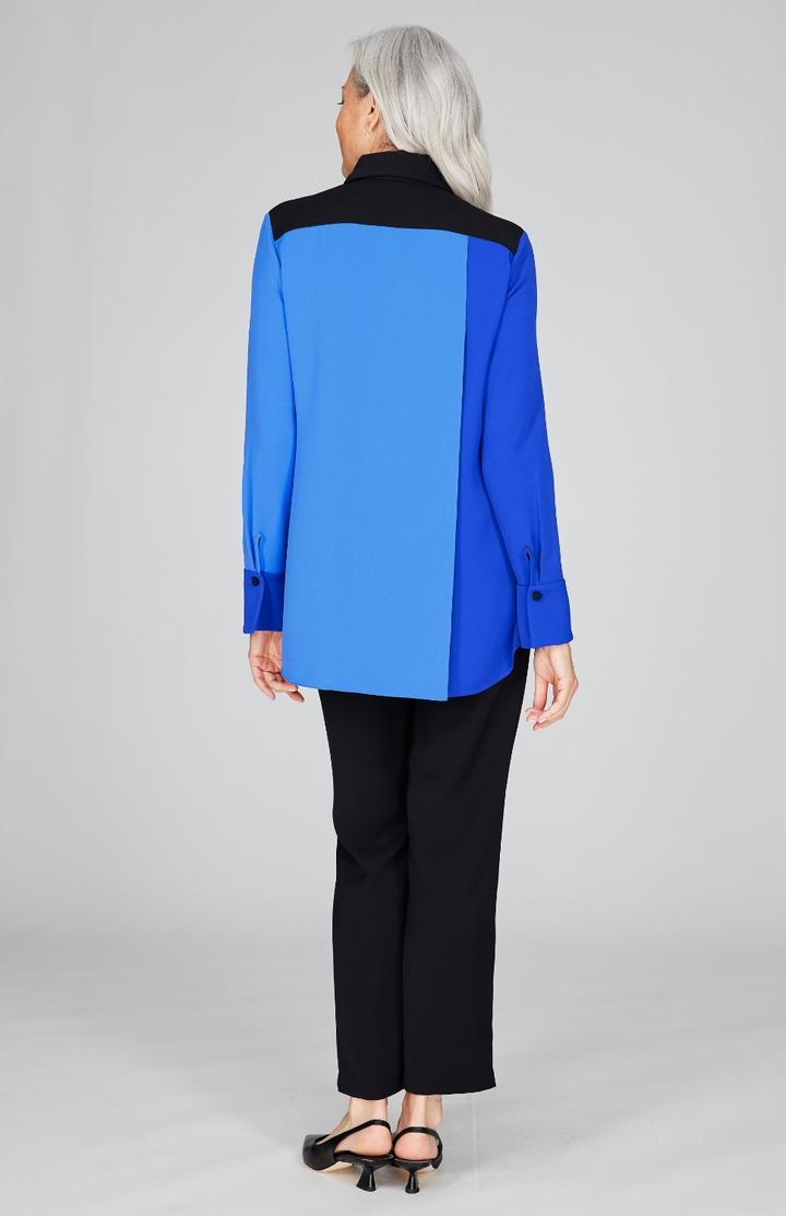 Fabienne is 5'9" and wearing Ultramarine 2 in size XS.