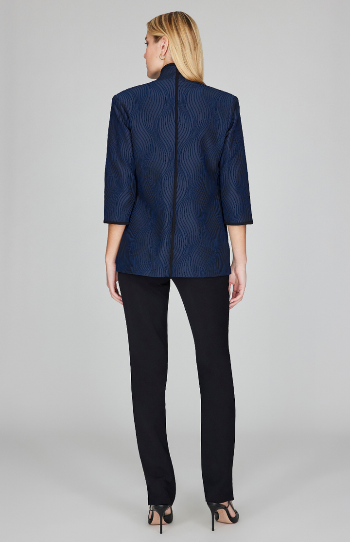 Gabby is 5'10" and wearing Midnight in size XS.