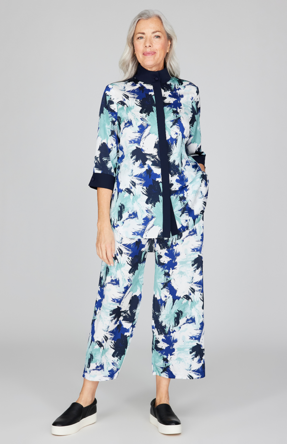 Fabienne is 5'9" and wearing Blue Multi in size XS.