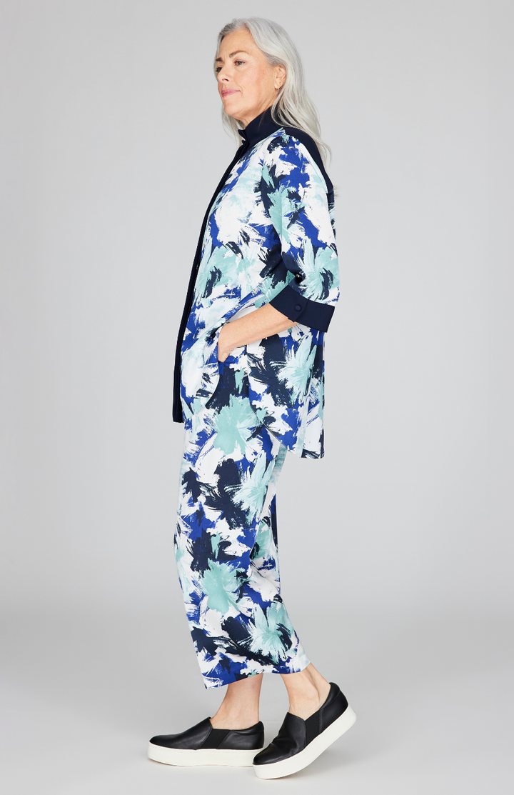 Fabienne is 5'9" and wearing Blue Multi in size XS.