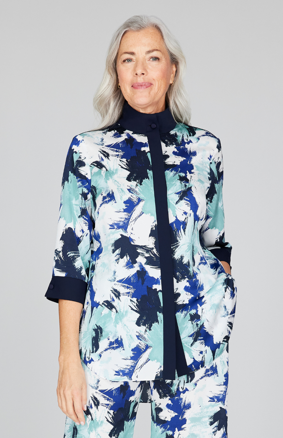 Fabienne is 5'9" and wearing Blue Multi in size XS.