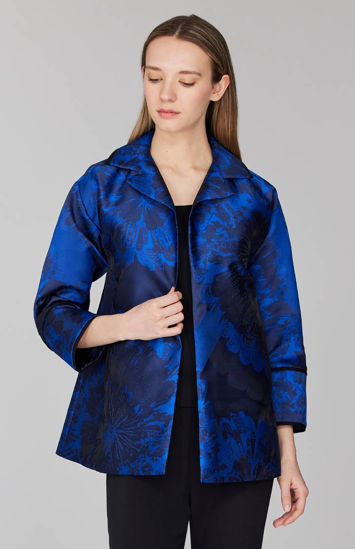 Morgan is 5' 11" and wearing Blue in size XS.