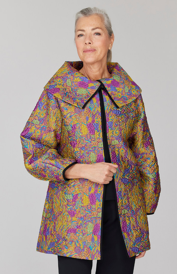 Fabienne is 5' 9" and wearing Multi in size XS.