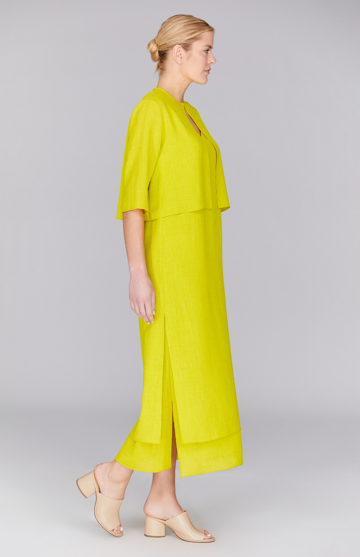 Gabby is wearing Citrus in size XS.