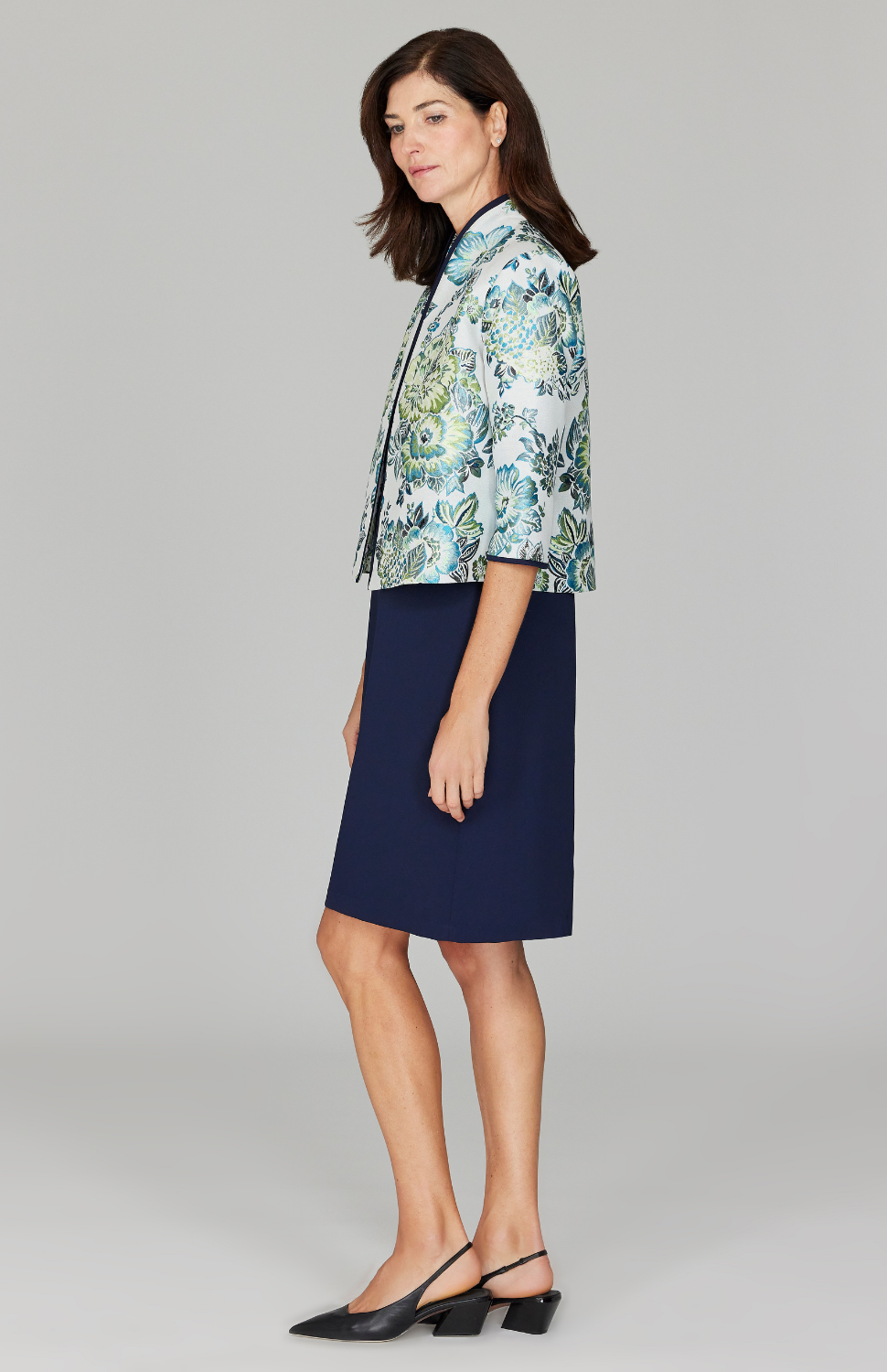 Ekaterina is 5'10" and wearing a size XS.