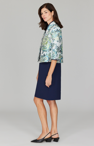 Ekaterina is 5'10" and wearing a size XS.