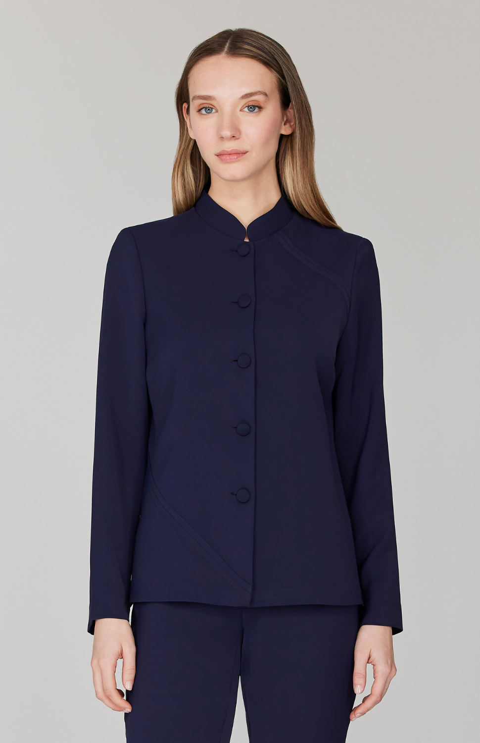 Morgan is 5' 11" and wearing Midnight in size XS.