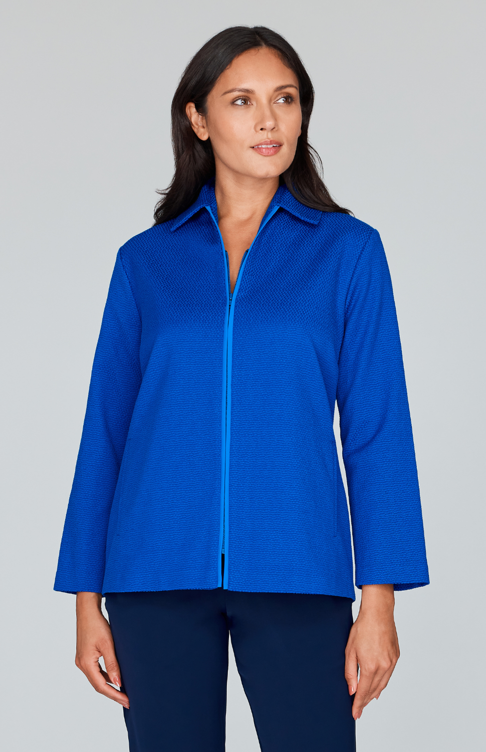 Chelsea is 5'10" and wearing a size XS in Cerulean.