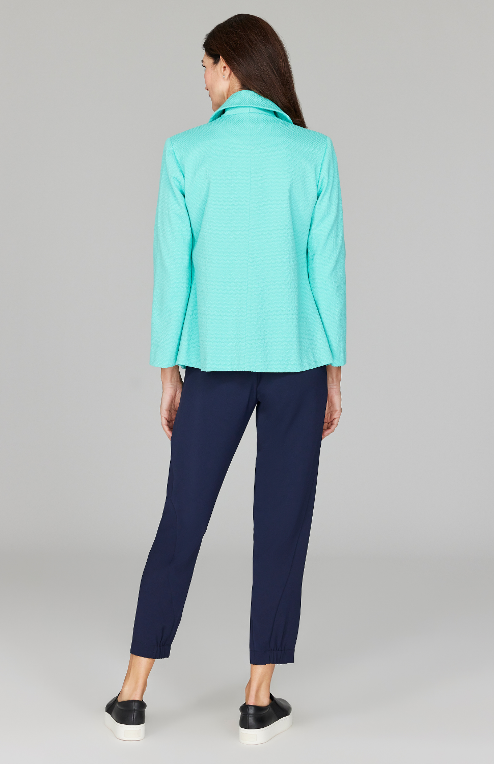 Ekaterina is 5'10" and wearing a size XS in Aqua.