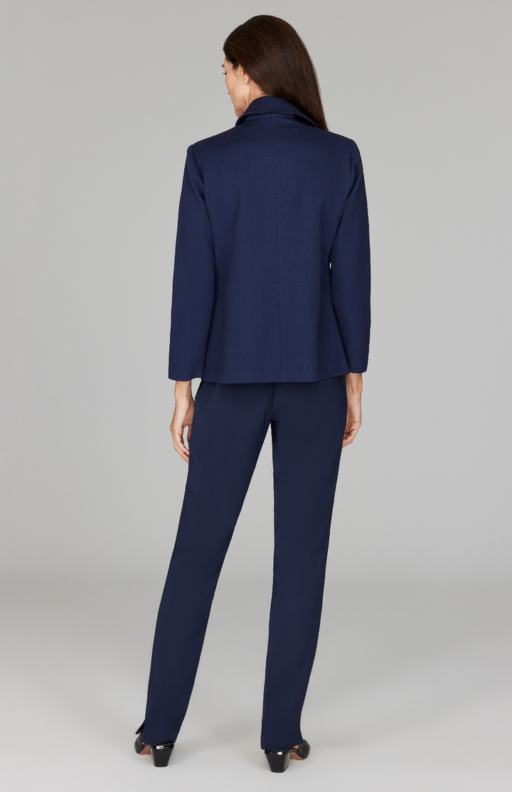 Ekaterina is 5'10" and wearing a size XS in Midnight.