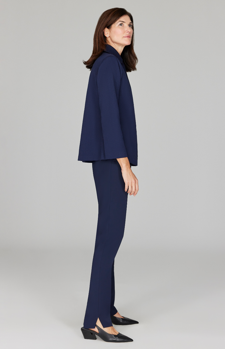 Ekaterina is 5'10" and wearing a size XS in Midnight.