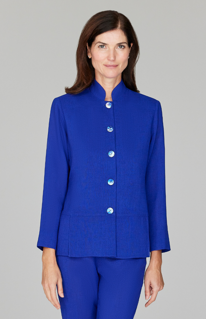 Ekaterina is 5'10" and wearing a size XS in Cobalt.