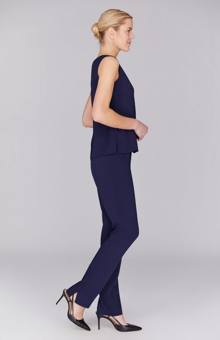 Gabby is 5’ 10" and wearing Midnight in XS.