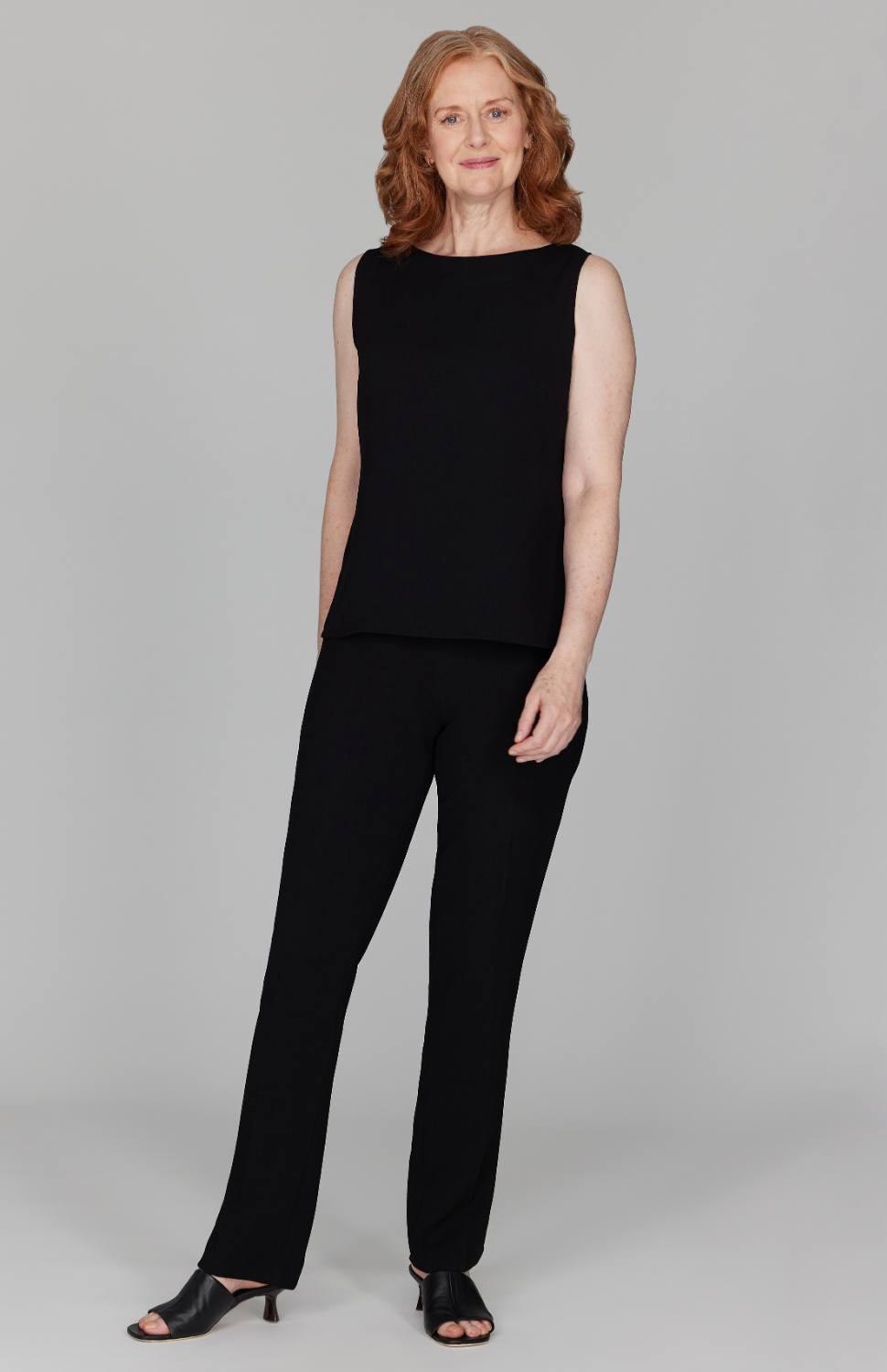 Amanda is 5'10" and wearing a size XS in Black.