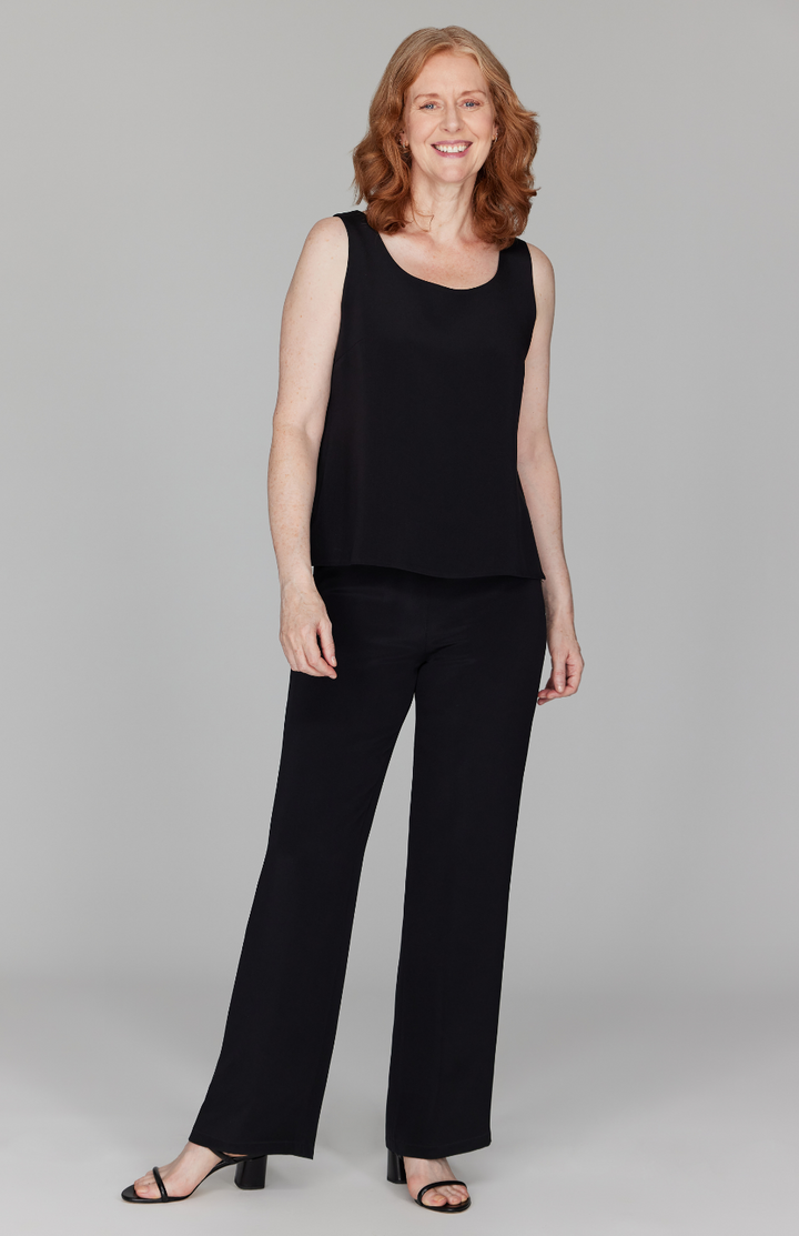 Amanda is 5'10" and wearing a size XS in Black.