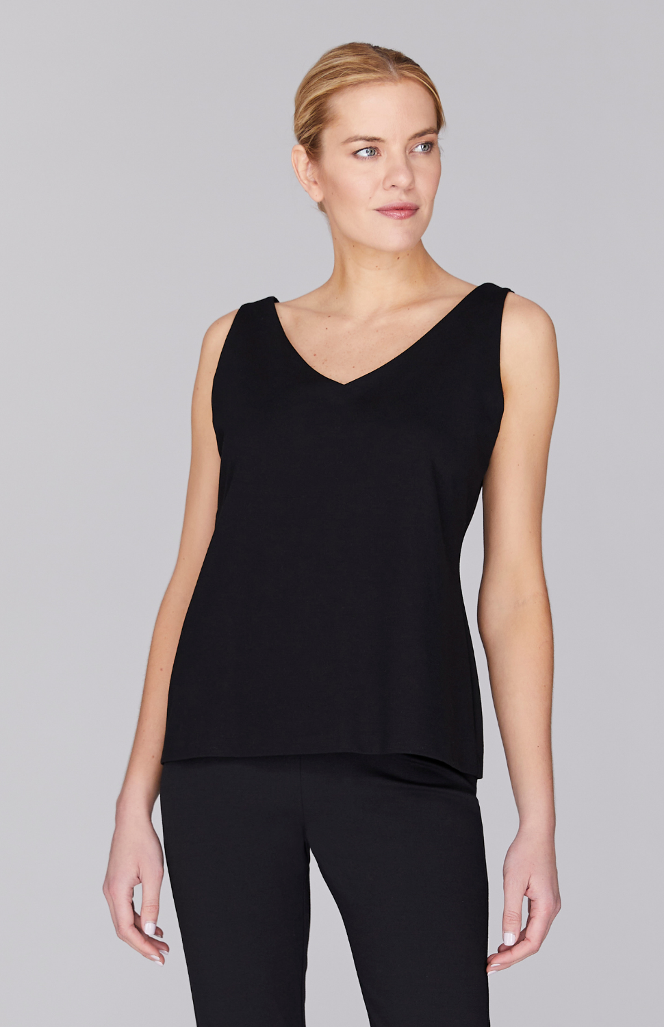 Gabby is wearing Black in size XS