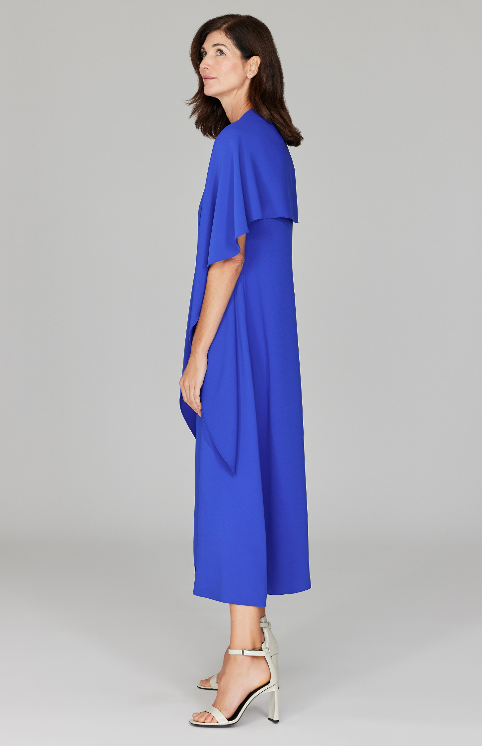 Ekaterina is 5'10" and wearing a size XS in Cobalt.
