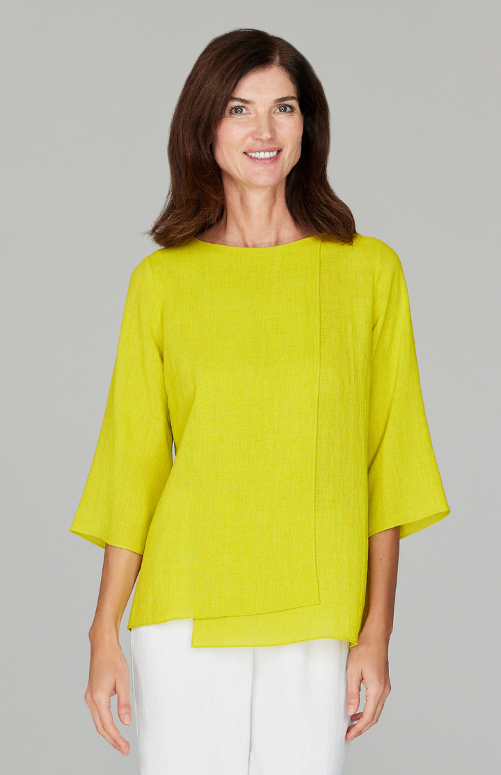 Ekaterina is 5'10" and is wearing a size XS in Citrus.