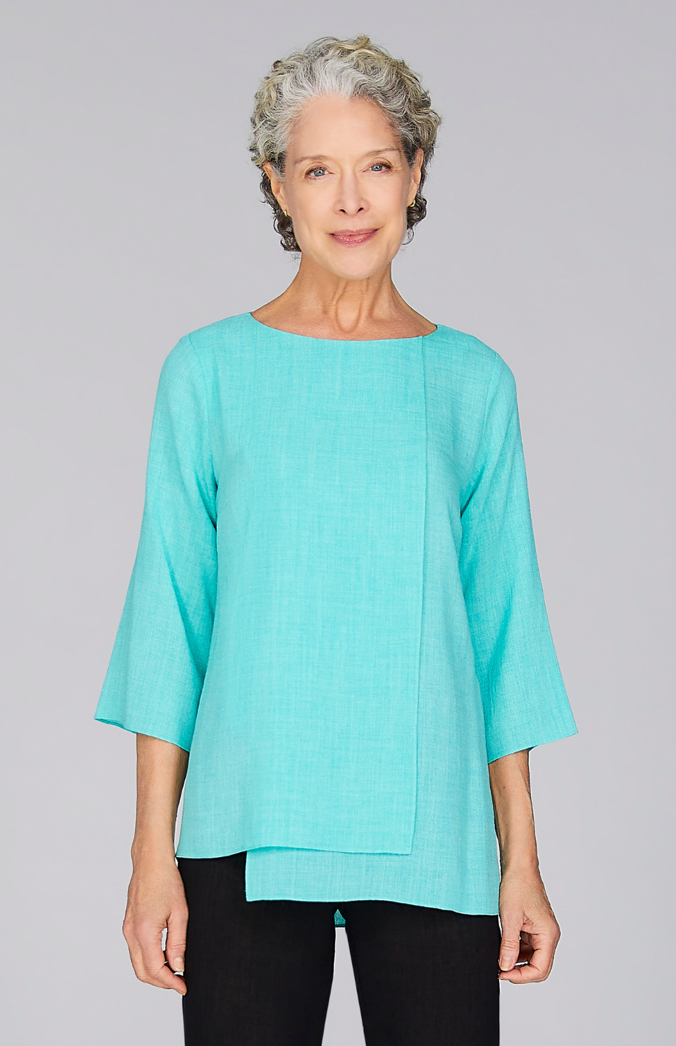 Nancy is 5'10" and wearing a size XS in Jade.
