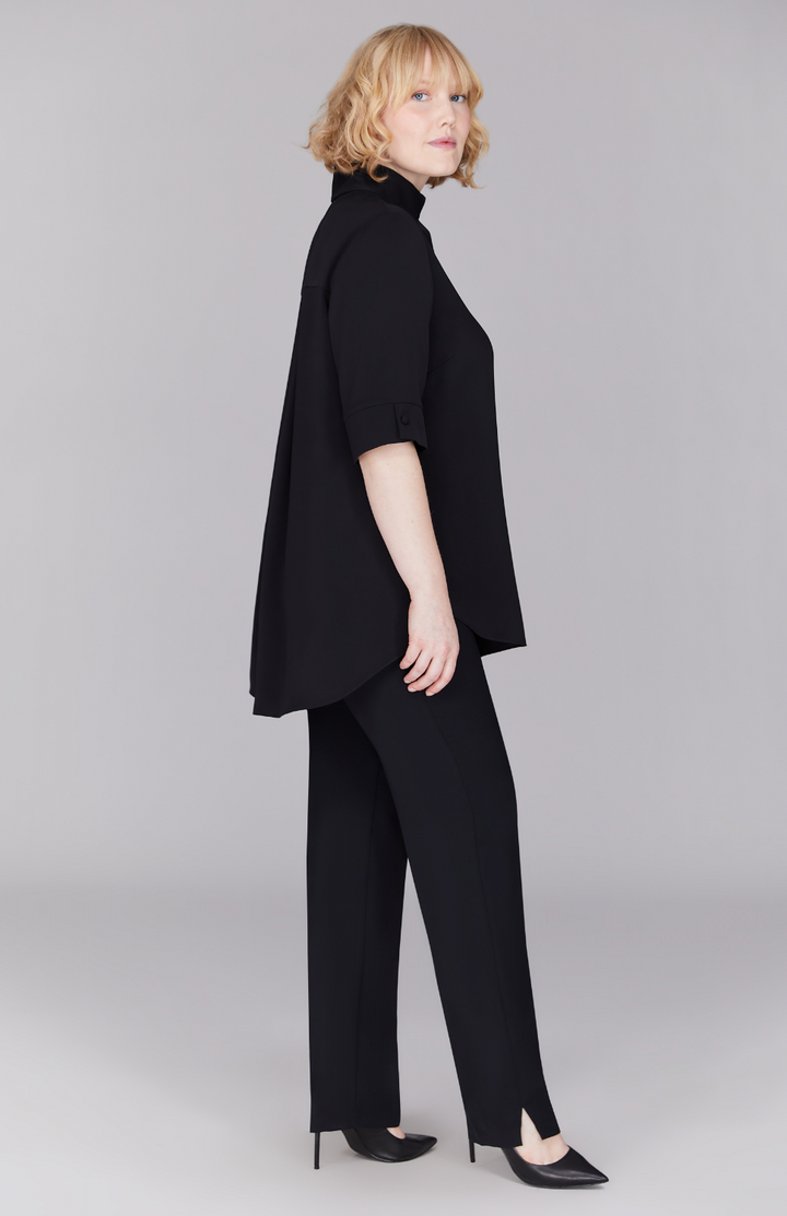 Molly is 5’ 8.5" and wearing Black in M.