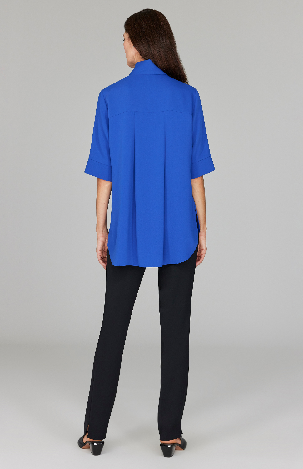 Ekaterina is 5'10" and is wearing a size XS in Cobalt.