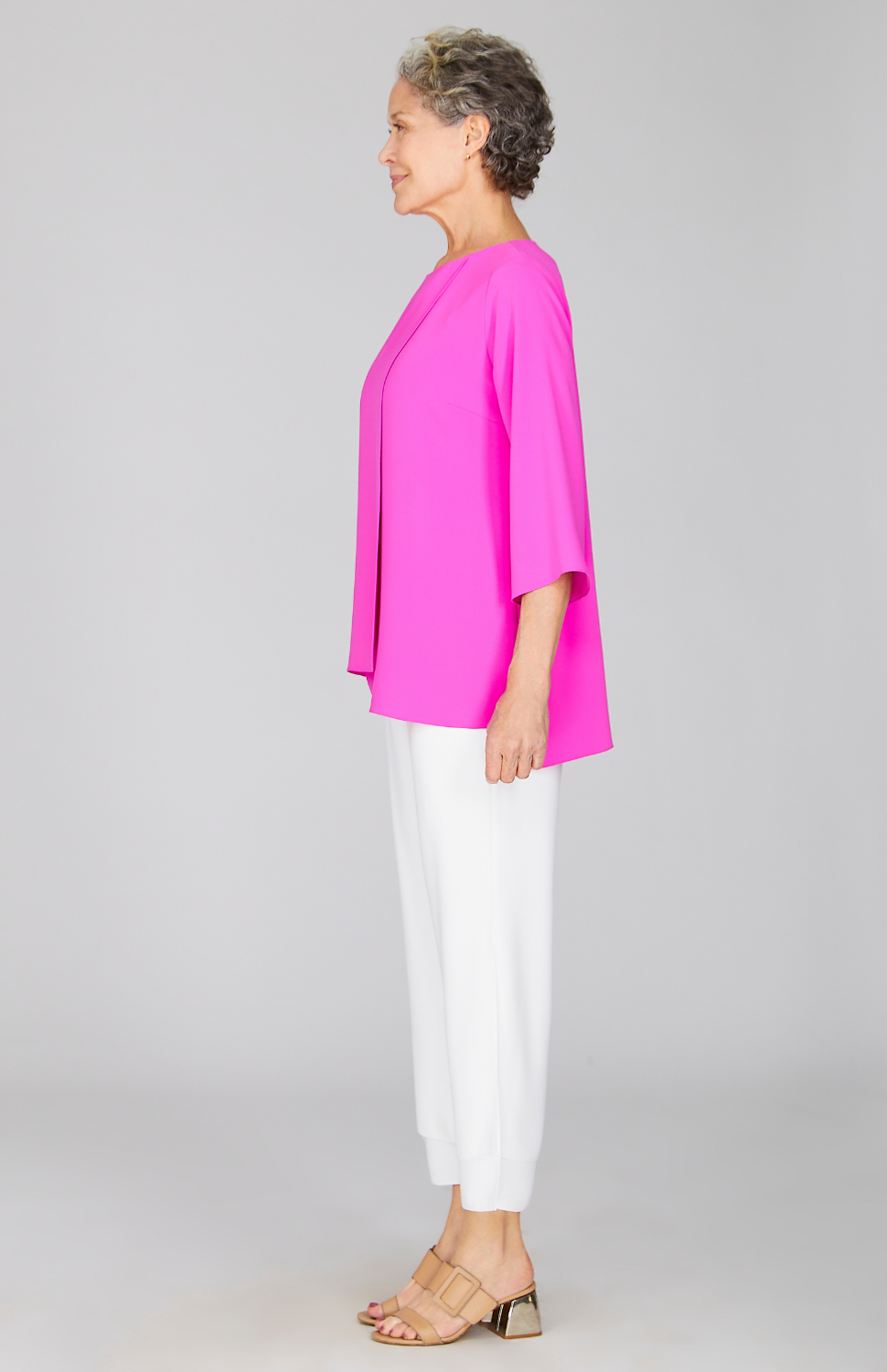 Nancy is 5'10" and wearing a size XS in Azalea.